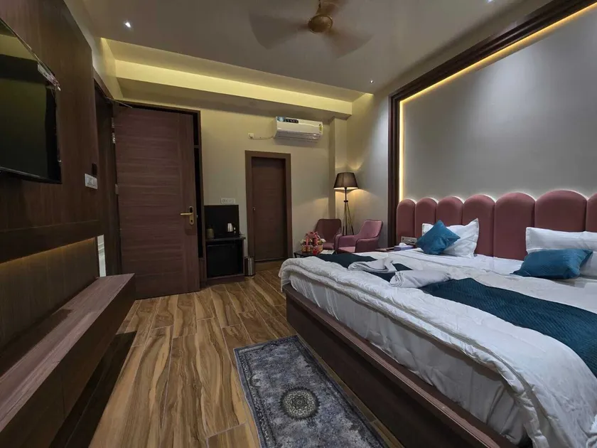 The Infinity Hotel - Rom
