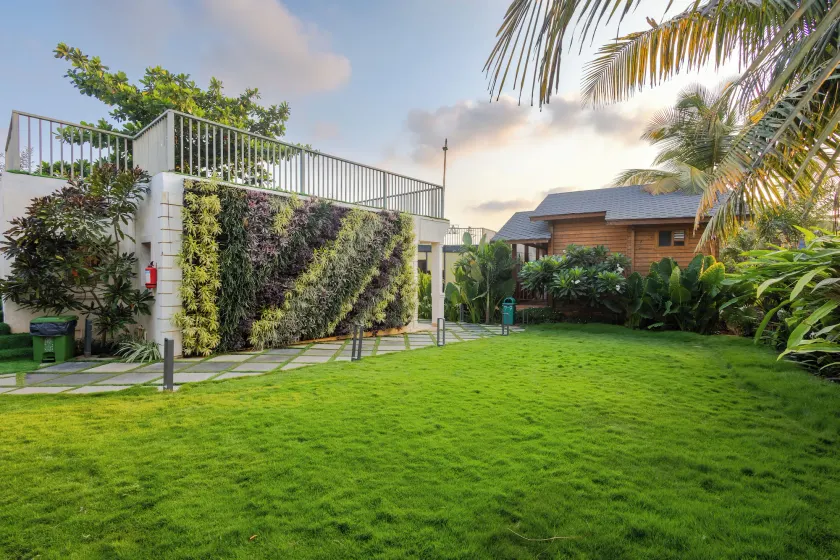 Foxoso Aaristo Baga Beach Resort - Image 1