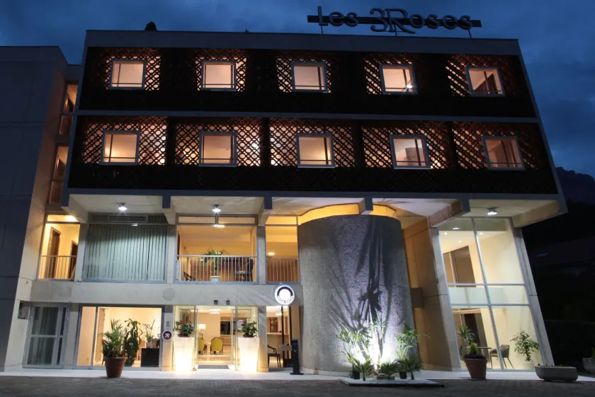 Hôtel Les Trois Roses, Meylan Grenoble - Image 1