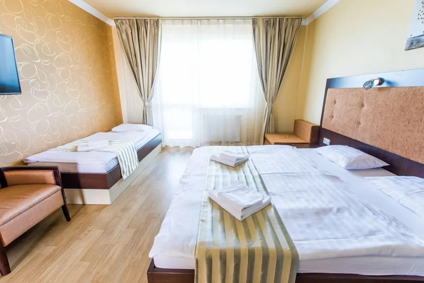 Hotel Sun - Image 1