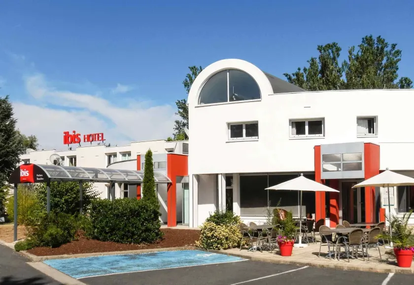 ibis Poitiers Beaulieu - Image 1