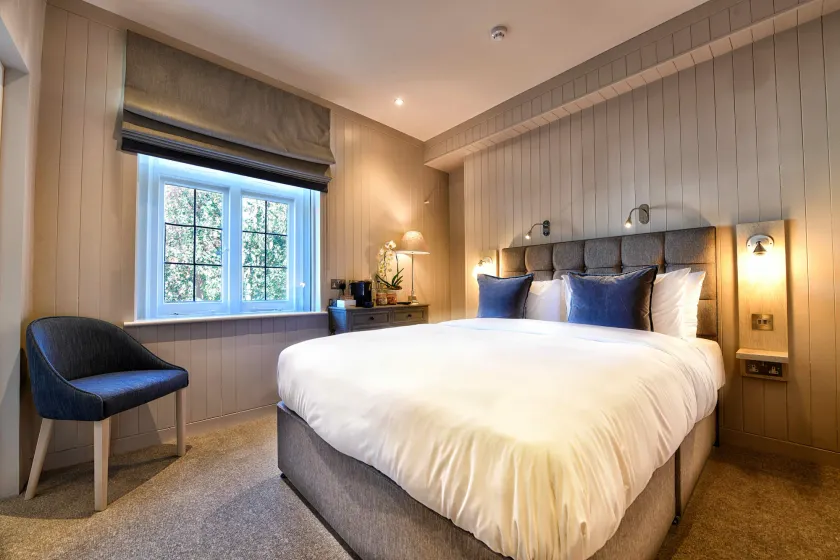 The Bridge Pub & Rooms - Image 1