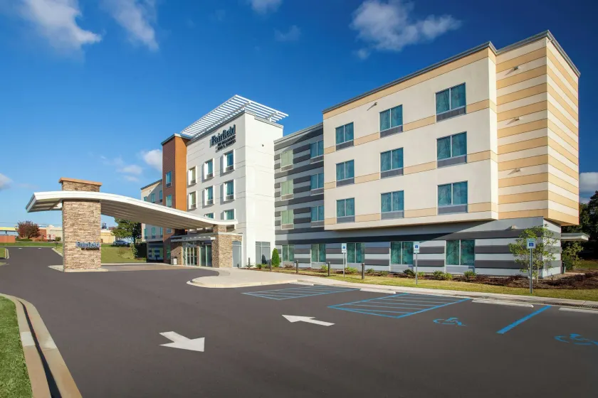 Fairfield Inn & Suites by Marriott Greenville Spartanburg/Duncan - Image 1