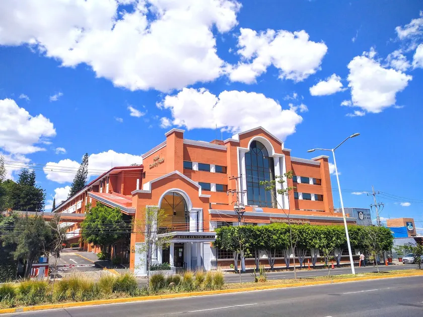 Country Plaza - Image 1