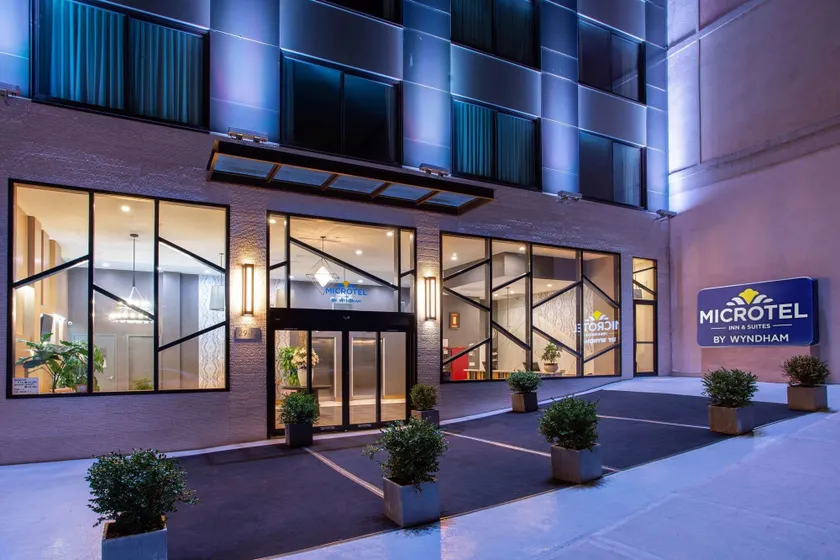 Microtel Inn by Wyndham Long Island City - Image 1