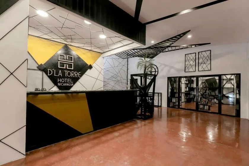 D' LA TORRE HOTEL - Hall