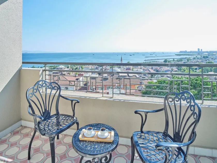 Four-G Hotel Premium - Image 1