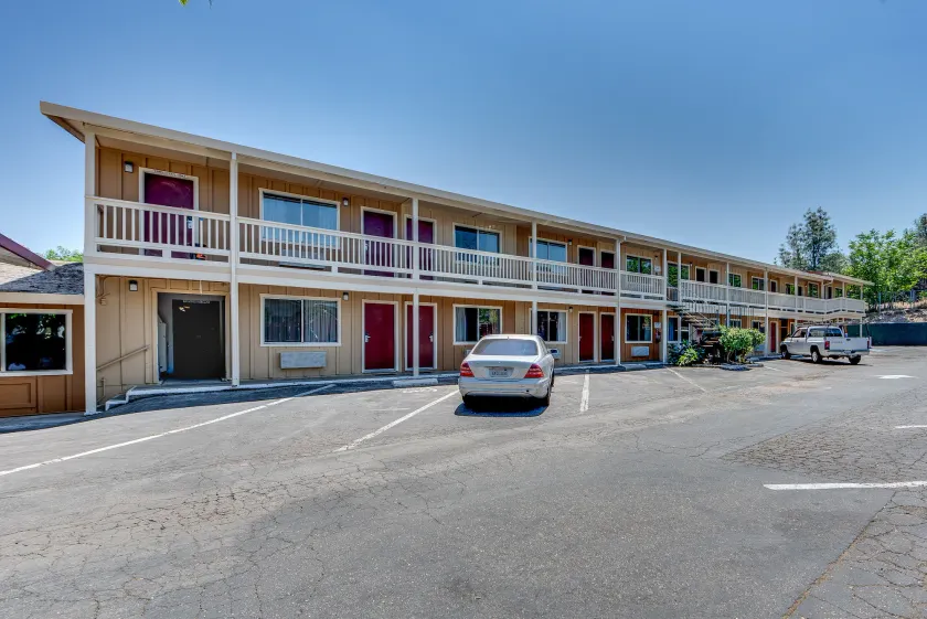 Angels Inn - Image 1