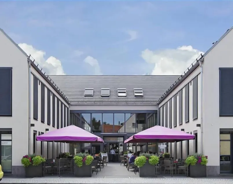 KH Hotel - Image 1