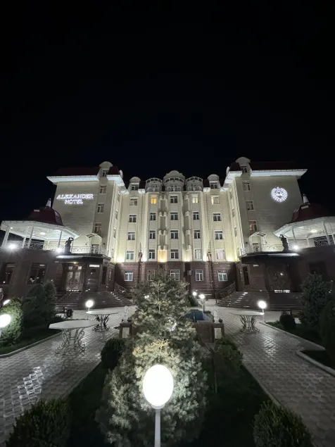 Alexander Hotel - Image 1