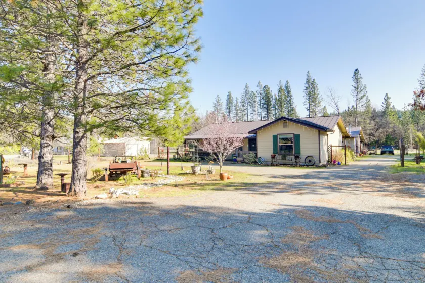 Quiet Challenge-brownsville Home Near Collins Lake - Innenbereich