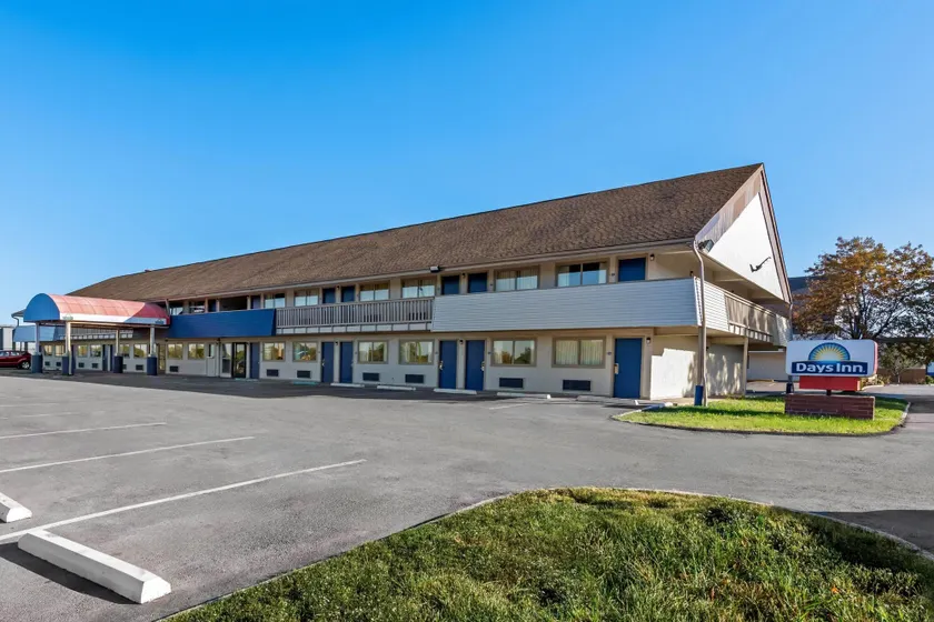 Days Inn by Wyndham Independence - Image 1