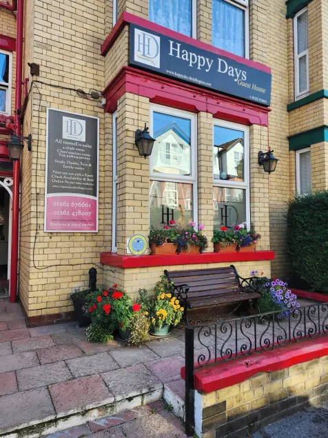 Happy Days Guesthouse - Image 1