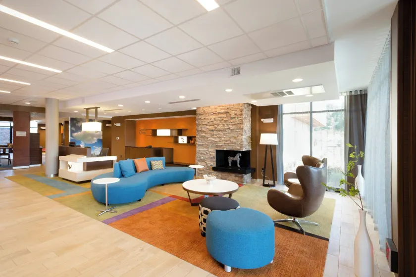 Fairfield Inn & Suites by Marriott Decorah - Image 1