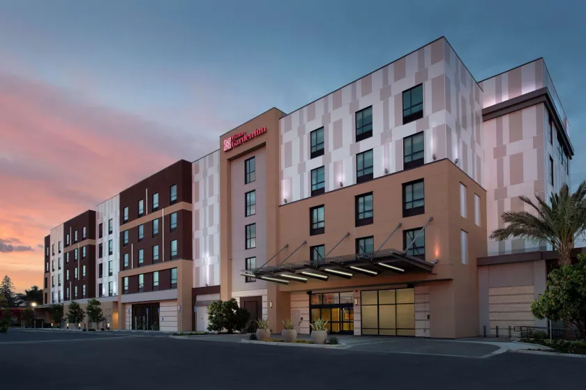 Hilton Garden Inn San Jose Airport - Image 1