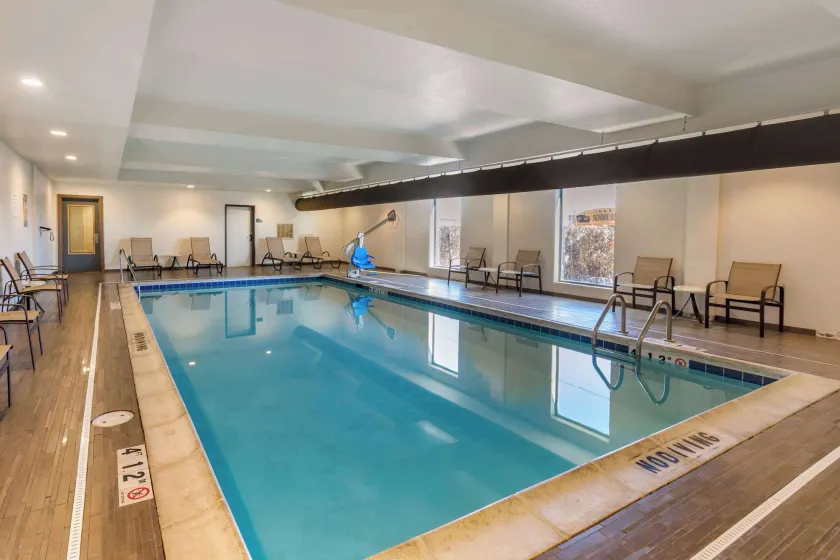 Comfort Suites Near Denver Downtown - Image 1