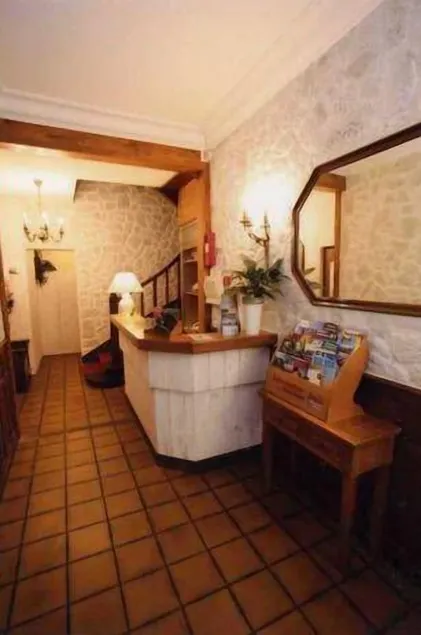 Le Renaissance - Lobby