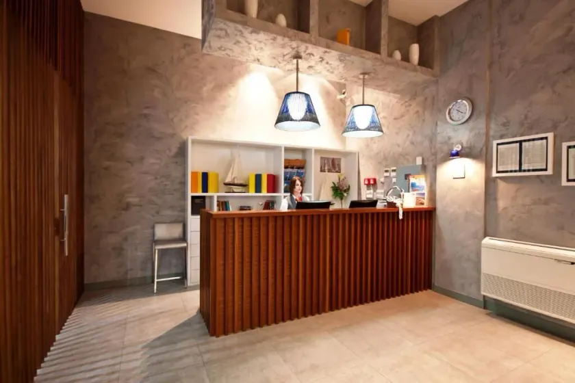 Hotel IN - Lobby