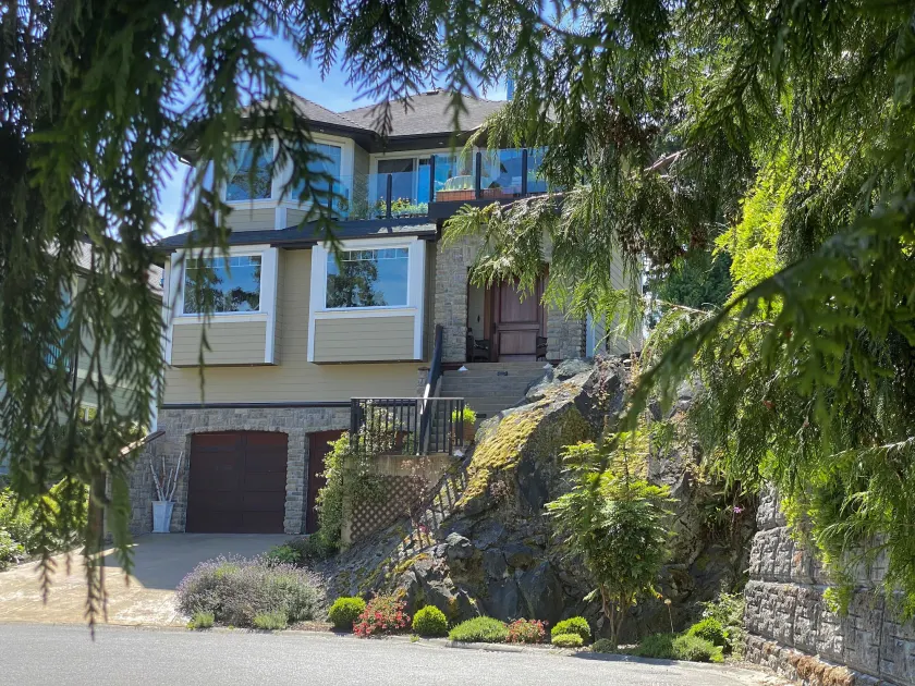 Eagle Rock Bed and Breakfast - Image 1