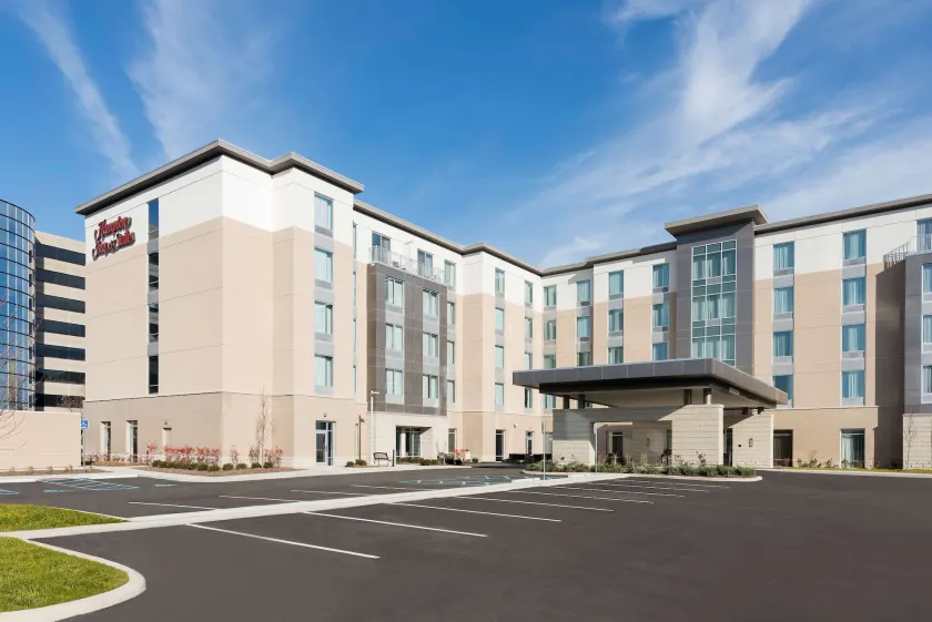Hampton  Inn & Suites Indianapolis-Keystone - Image 1