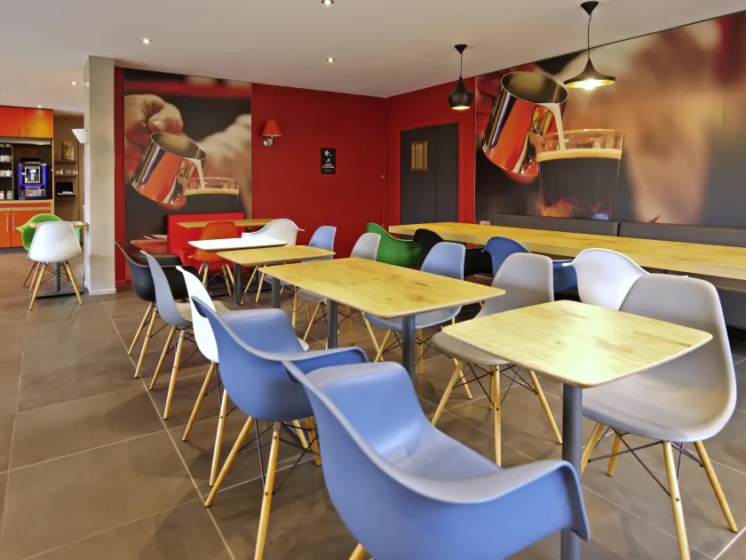 ibis Moulins Sud - Image 1
