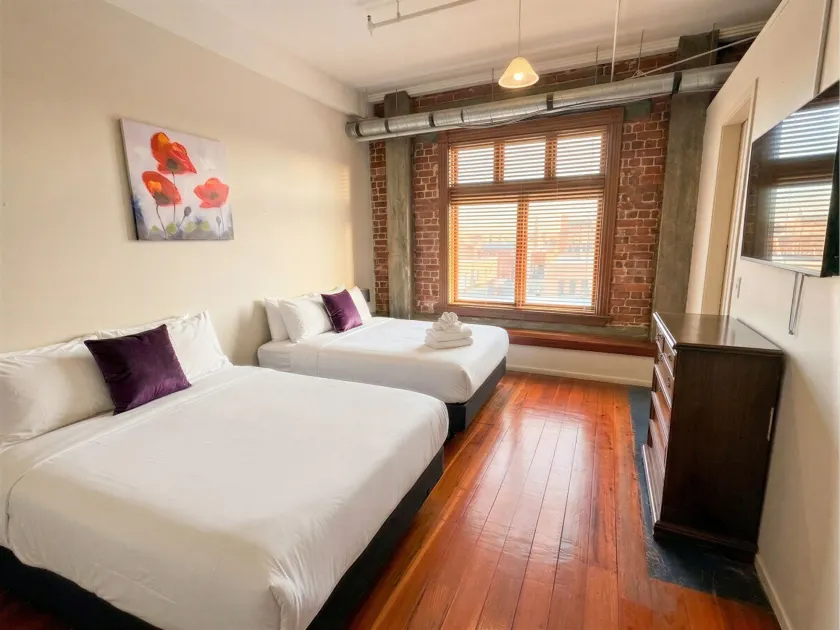 Aura Hotel - Image 1