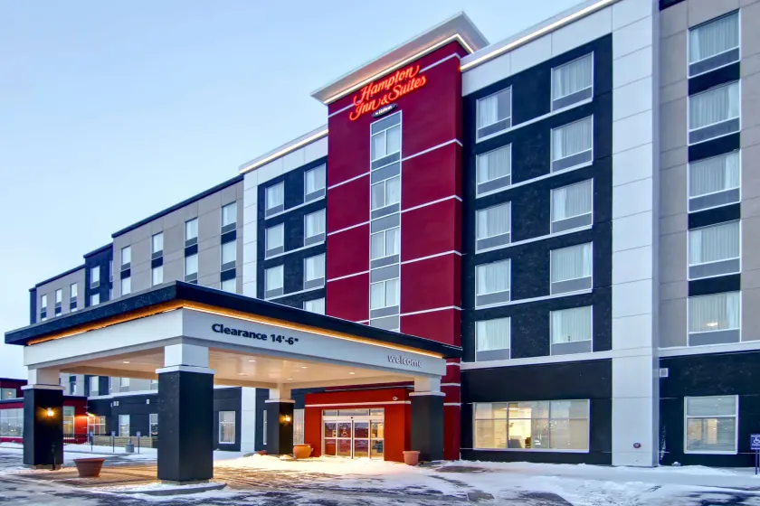Hampton Inn & Suites by Hilton Grande Prairie - Image 1