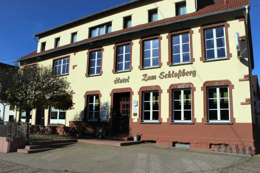 Hotel Zum Schloßberg - Image 1