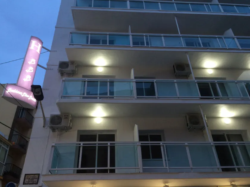 Hostal B and B Benidorm - Image 1
