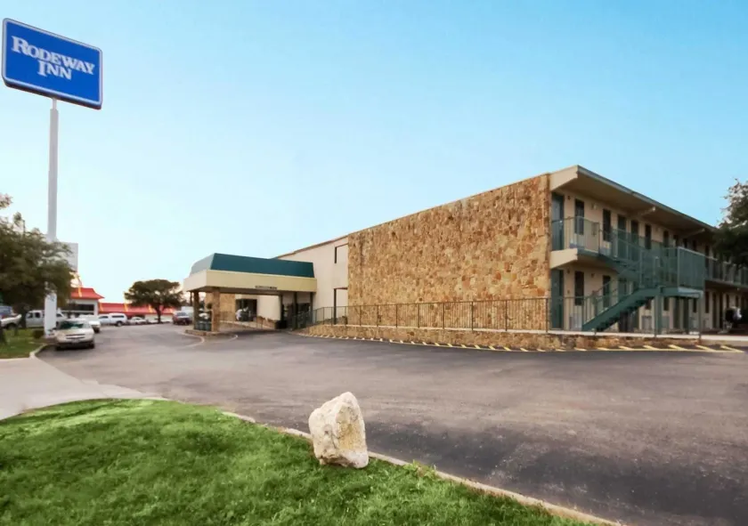 Rodeway Inn New Braunfels - San Antonio Area - Image 1