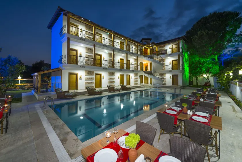 Amore Hotel Teki̇rova - Image 1