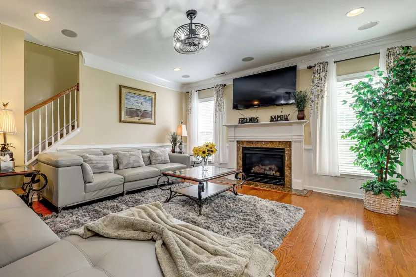 Walk to Wescott Golf, Pool Access! Pondfront Home - Image 1