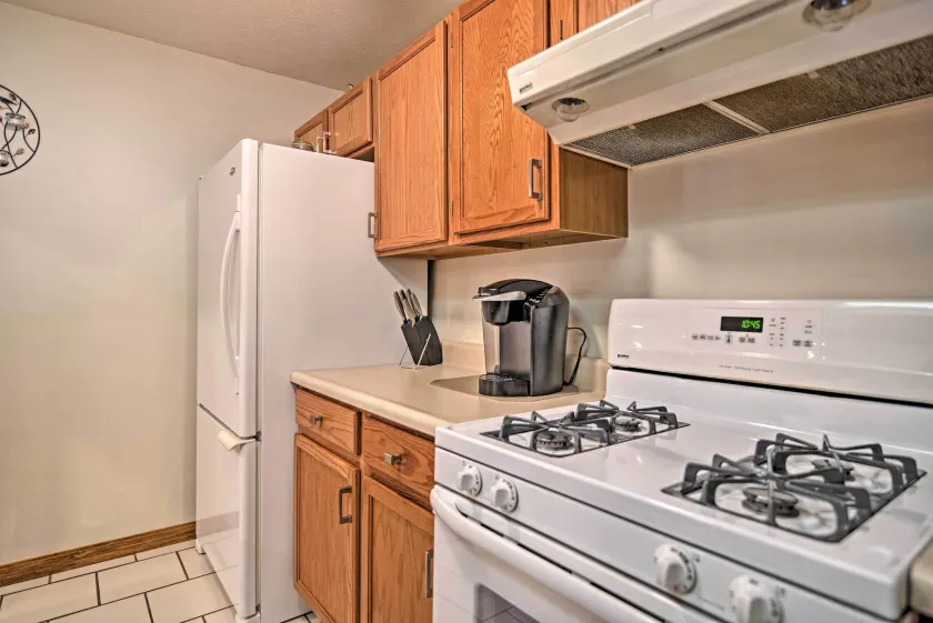 NY! Riverfront 2BR Elkins Home m / pejs og dæk - Interiør