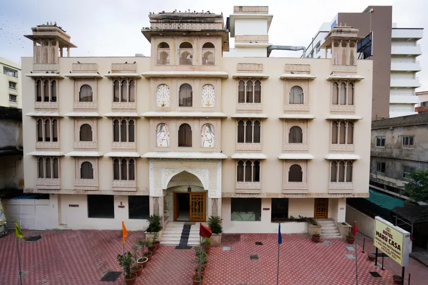 Maru Casa A City Center Hotel - Image 1