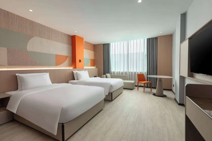 Hawthorn by Wyndham Guangzhou Baiyun Airport - Image 1