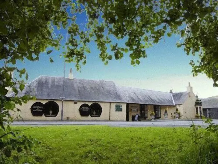 The Horseshoe Inn - Image 1