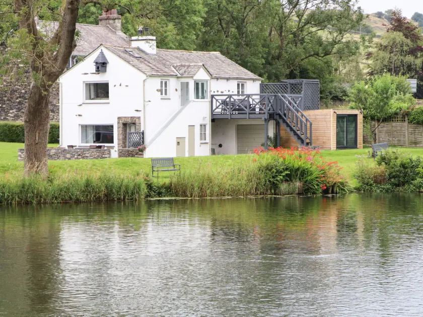 Riverside Retreat - Image 1
