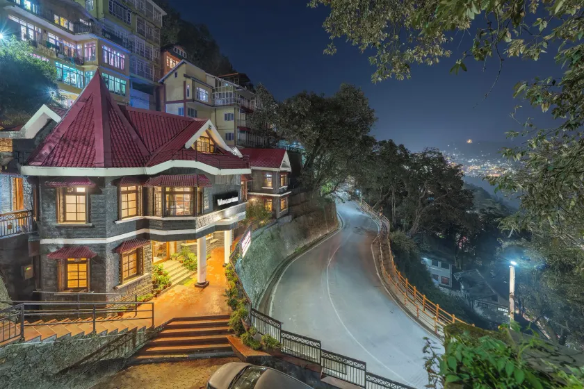 Wingait Inn - Hotel Near The Mall Road - Image 1
