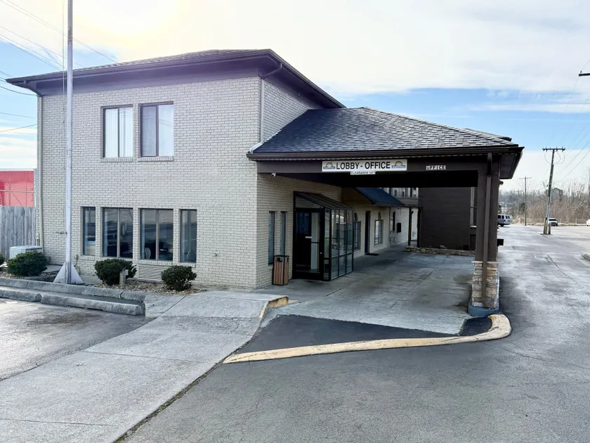 Days Inn by Wyndham Morristown - Image 1