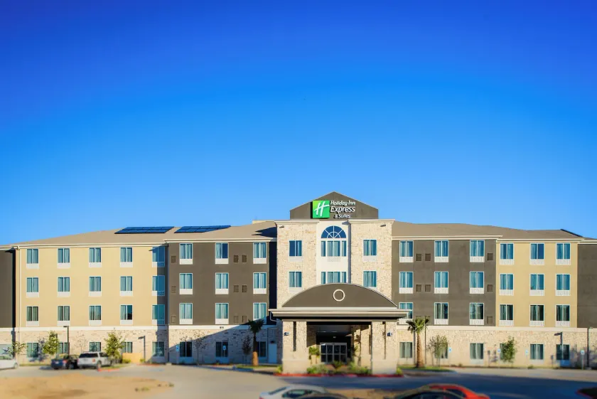 Holiday Inn Express Hotel & Suites Austin NW - Arboretum Area by IHG - Image 1