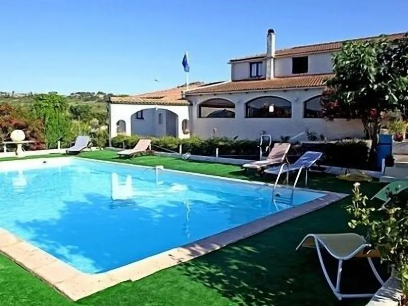 Logis Hôtel LE PRESSOIR - Image 1