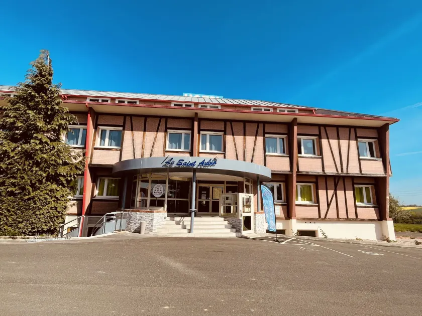 Hotel Le Saint Aubin - Image 1