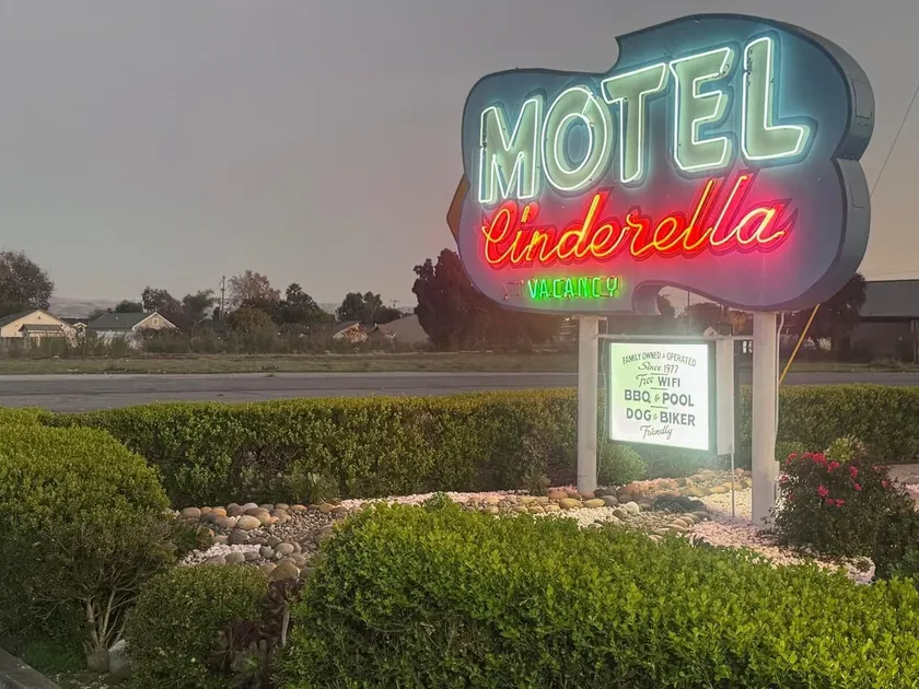Cinderella Motel - Image 1