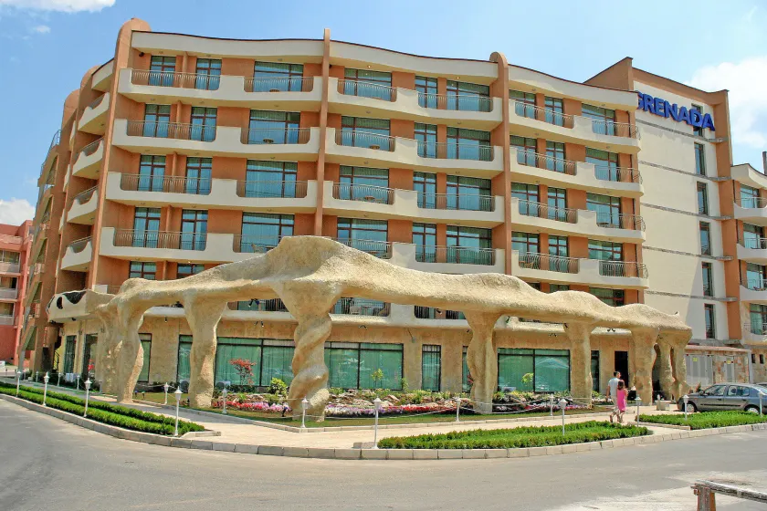 Grenada Hotel - Image 1