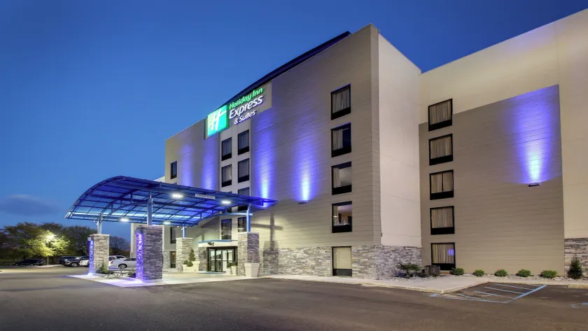 Holiday Inn Express & Suites Jackson Downtown - Coliseum by IHG - Image 1
