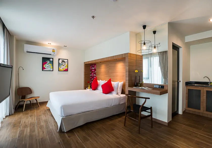 Sunshine Hip Hotel - Image 1