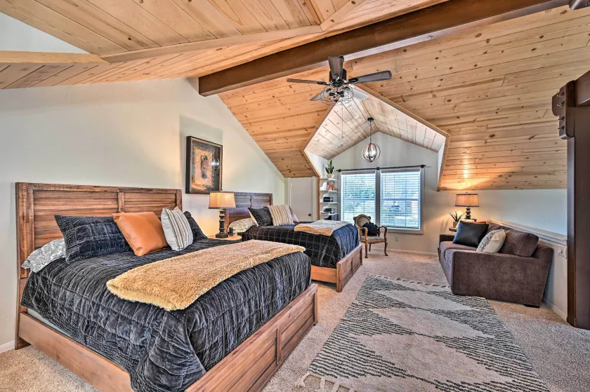 Inviting Julian Home w/ Scenic View & Hot Tub - Interiør