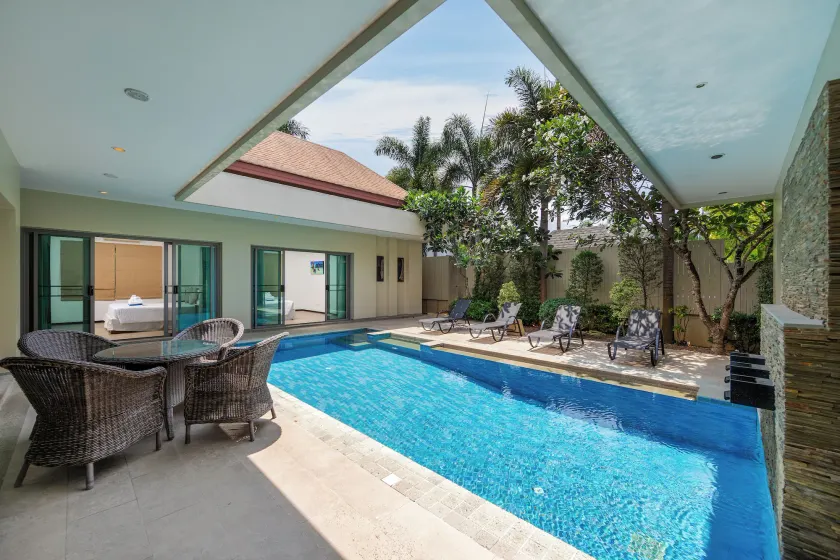 Villa Bond - Image 1