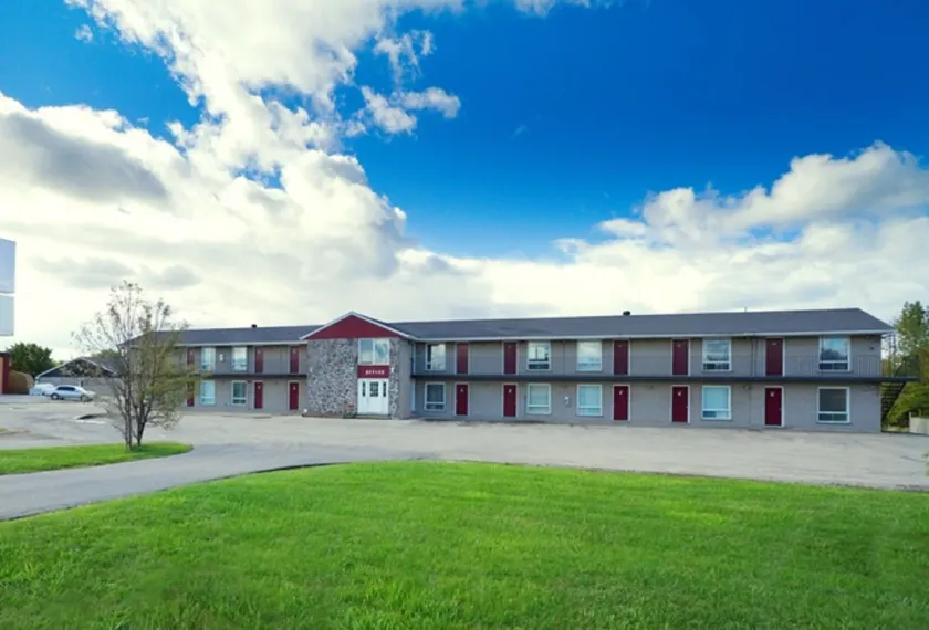 Huron Coast Inn - Image 1
