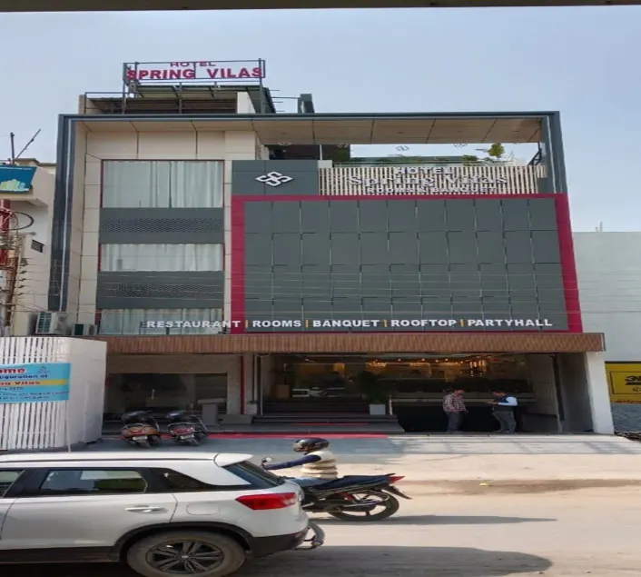 Hotel Spring Vilas - Image 1